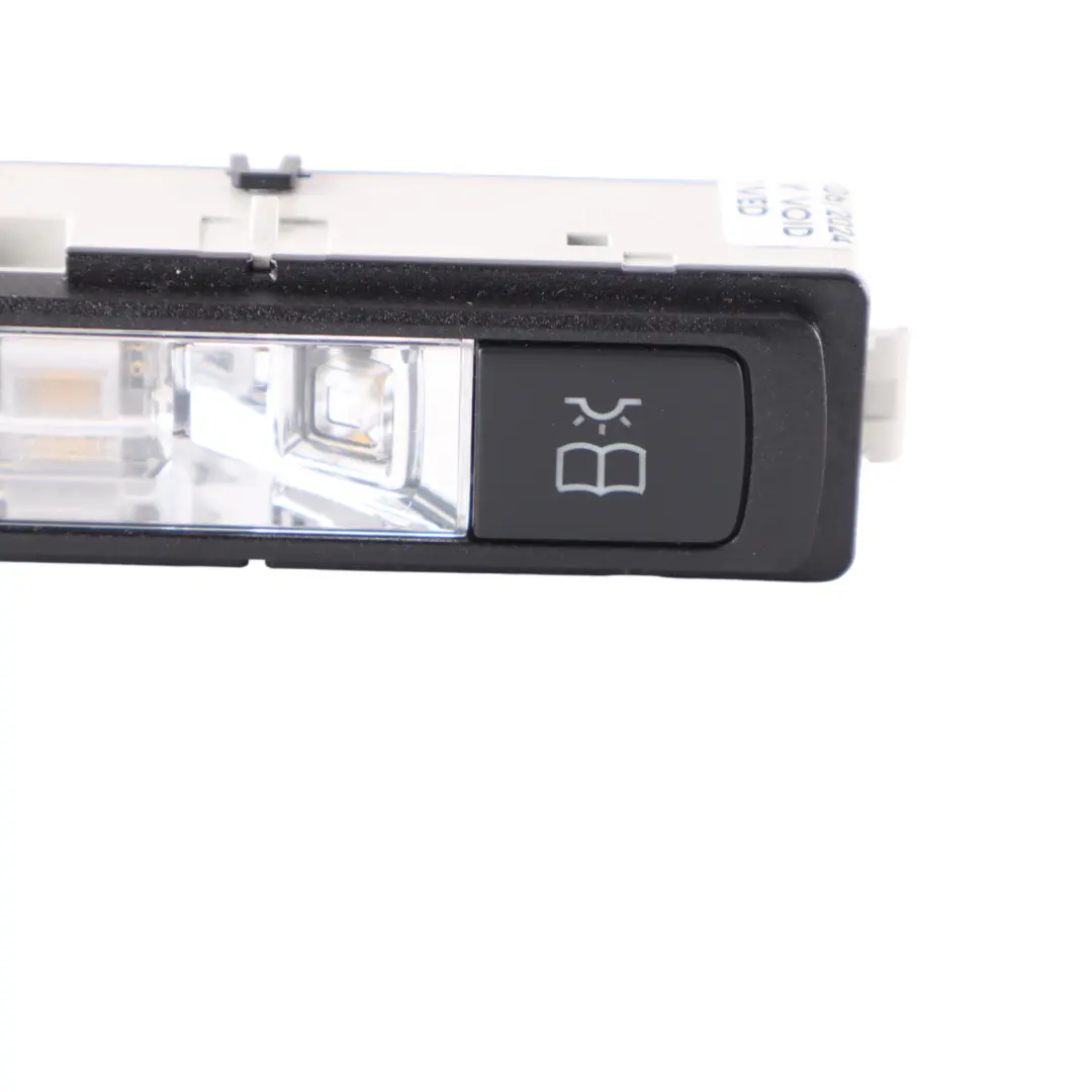 Lampka Uchwytu Podsufitki Prawy Tył do Mercedes W205 o numerze A0009069005 Mercedes W205 Lampka Uchwytu Podsufitki Prawy Tył - SKU A0009069005 - Numer Części A0009069005