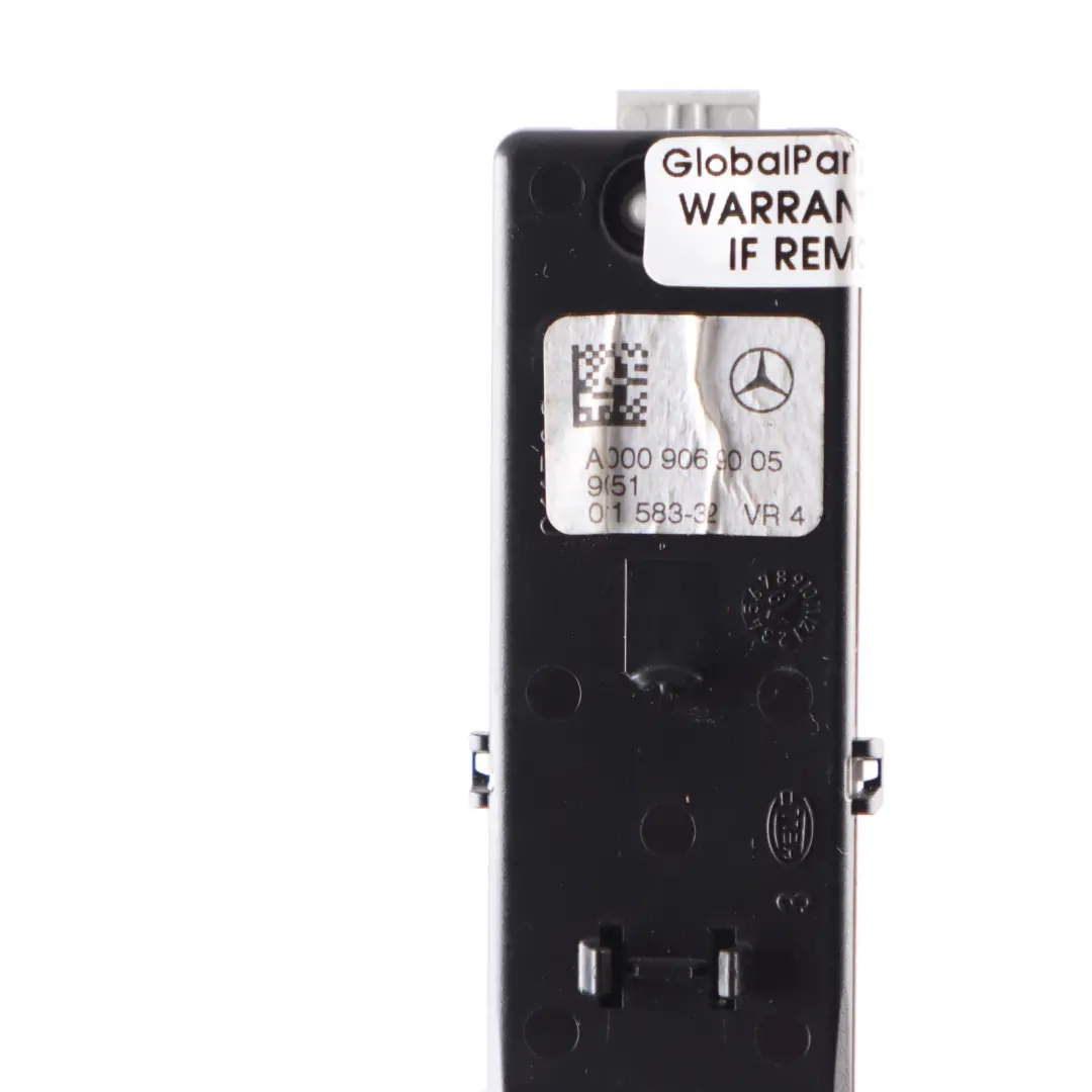 Maniglia presa Luce lettura interna posteriore destra per Mercedes W205 con numero di parte A0009069005 Mercedes W205 Maniglia presa Luce lettura interna posteriore destra - SKU A0009069005 - Numero di parte A0009069005