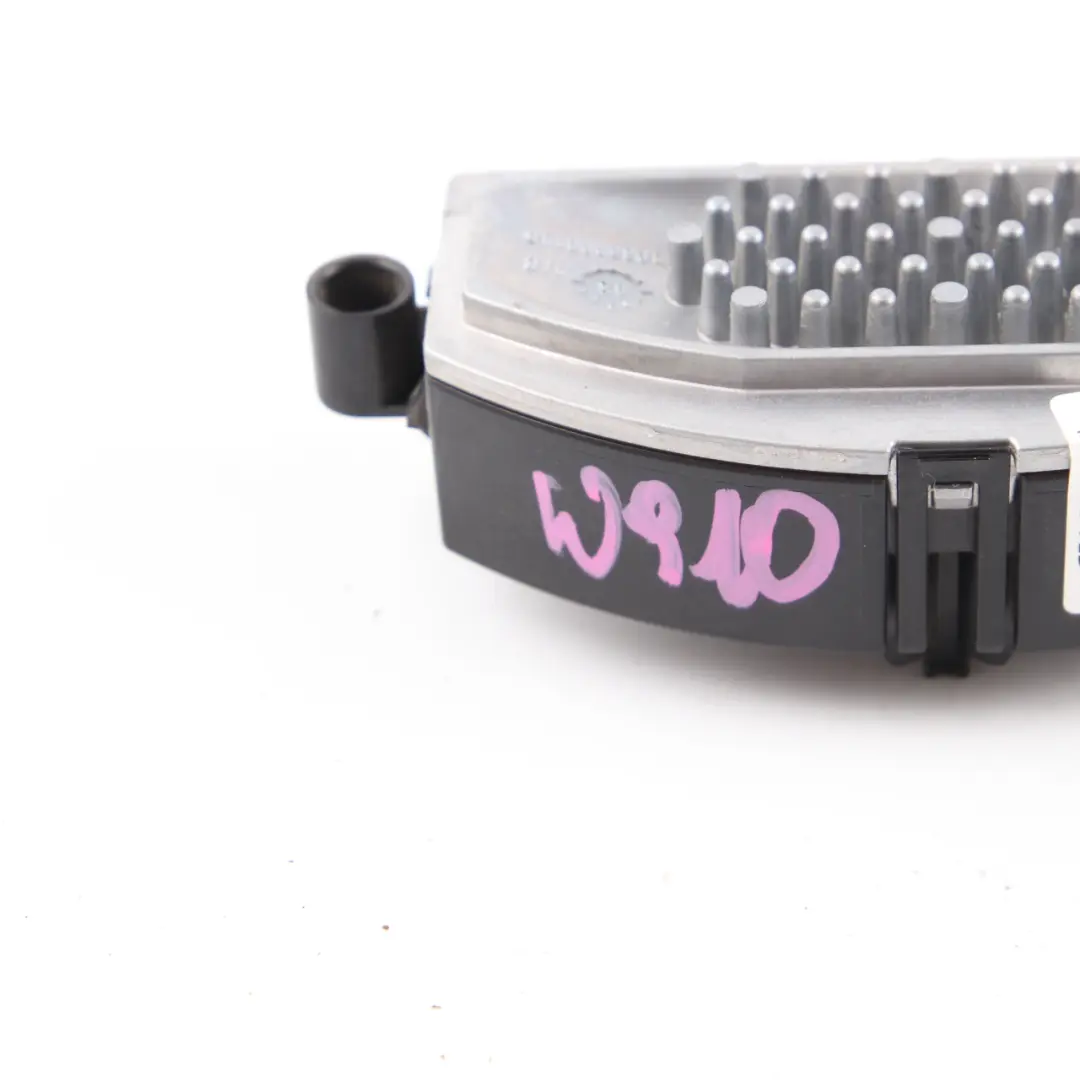 W907 Resistenza Motore Soffiatore Ventola Soffiatore per Mercedes con numero di parte A0009069307 Mercedes W907 Resistenza Motore Soffiatore Ventola Soffiatore - SKU A0009069307 - Numero di parte A0009069307