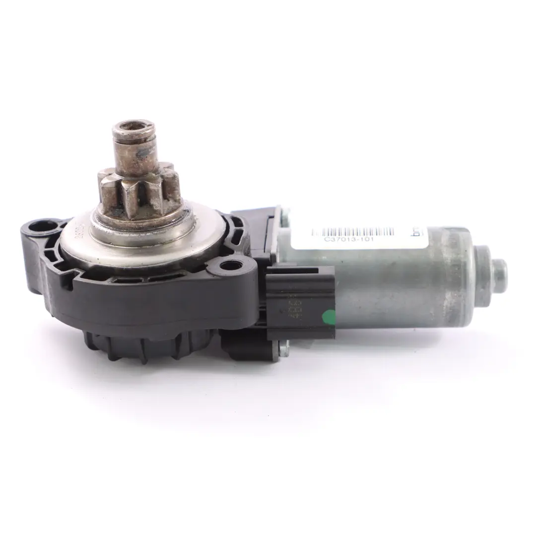 Adjustment Motor Front Right O/S Height Regulator to Mercedes W205 Seat with Part number A0009102509 Mercedes W205 Seat Adjustment Motor Front Right O/S Height Regulator - SKU A0009102509 - Part number A0009102509