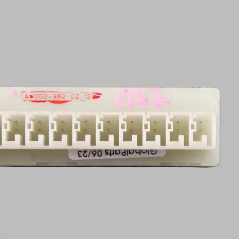 Rozdzielacz Prądu do Mercedes W176 W212 W246 o numerze A0009820212 Mercedes W176 W212 W246 Rozdzielacz Prądu - SKU A0009820212 - Numer Części A0009820212