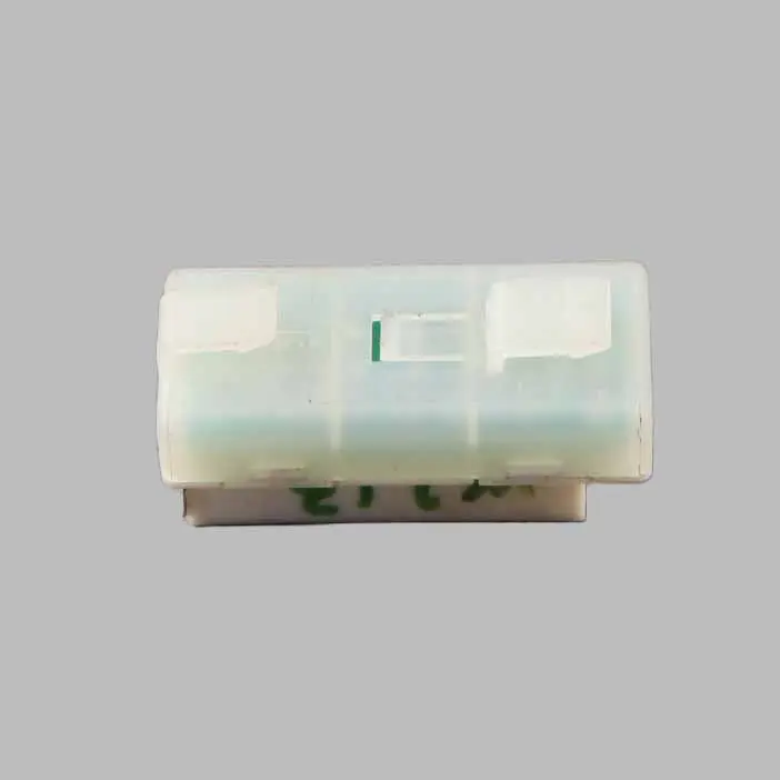 Convertitore Tensione Fusibile Distributore Potenza per Mercedes W176 con numero di parte A0009820912 Mercedes W176 Convertitore Tensione Fusibile Distributore Potenza - SKU A0009820912 - Numero di parte A0009820912