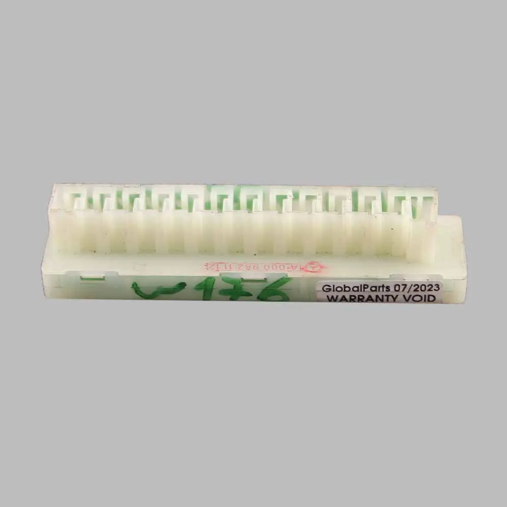 Mercedes W205 C207 W910 Connecteur du distributeur de puissance CAN - SKU A0009821112 - Numéro de pièce A0009821112