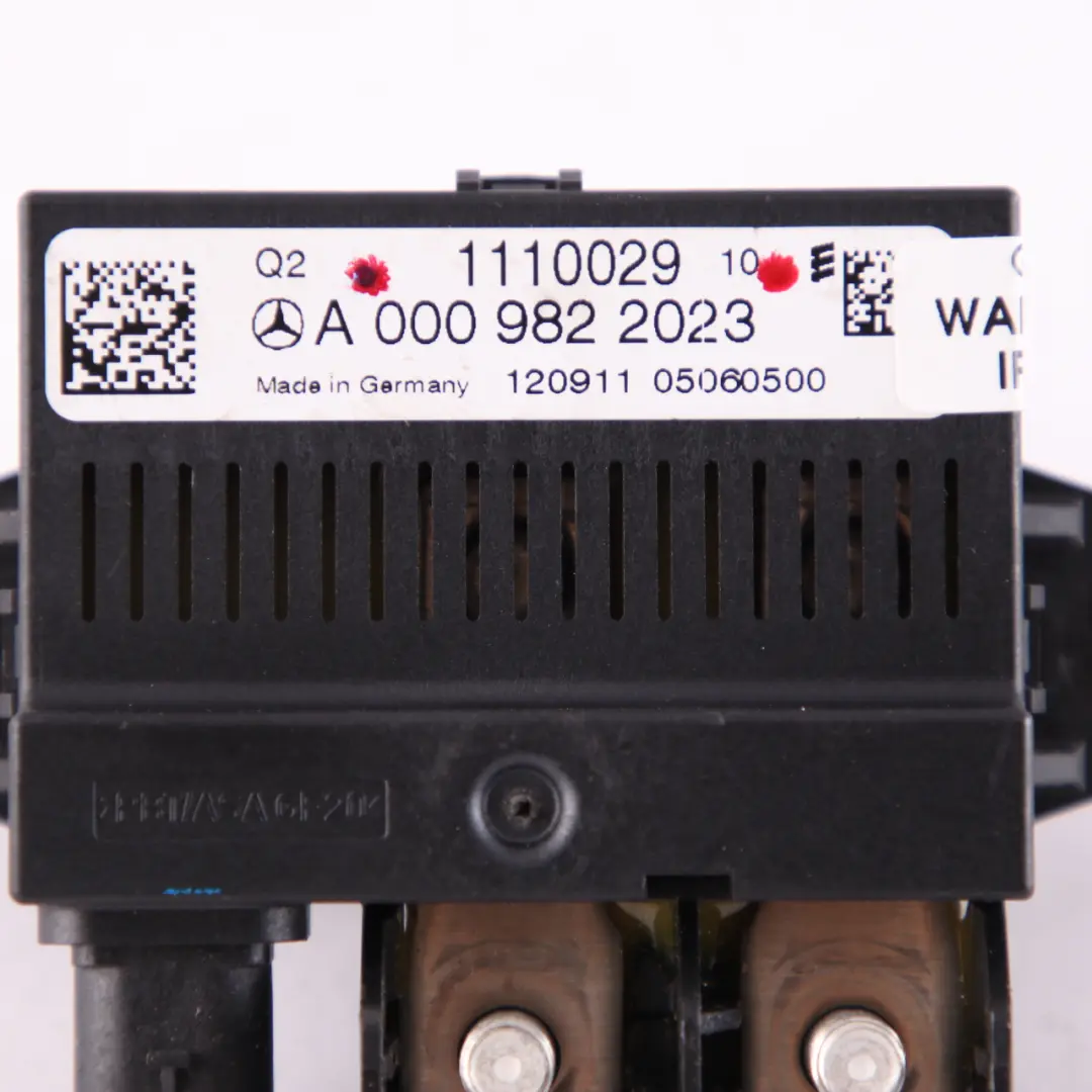 Battery Relay Module Unit to Mercedes W204 W212 W221 with Part number A0009822023 Mercedes W204 W212 W221 Battery Relay Module Unit - SKU A0009822023 - Part number A0009822023
