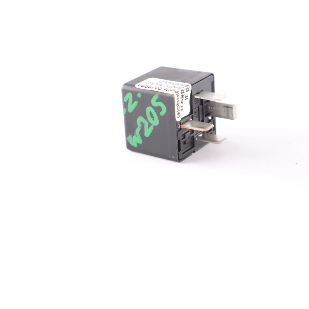Mercedes W205 Przekaźnik 4 Pin 12V - SKU A0009822723 - Numer Części A0009822723