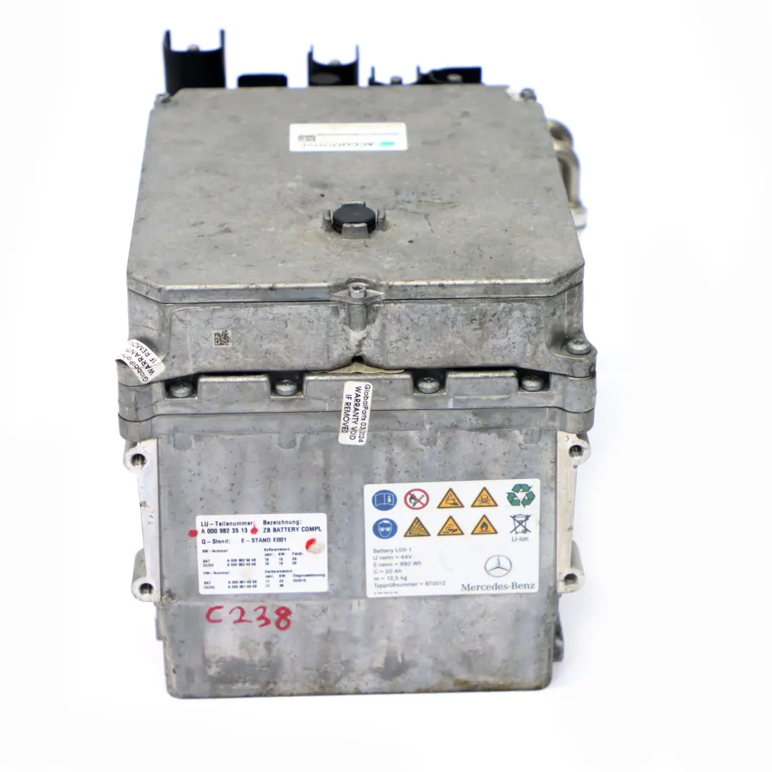 Modulo Batteria Litio 44v 20Ah per Mercedes W205 C238 Hybrid con numero di parte A0009823513 Mercedes W205 C238 Hybrid Modulo Batteria Litio 44v 20Ah - SKU A0009823513 - Numero di parte A0009823513