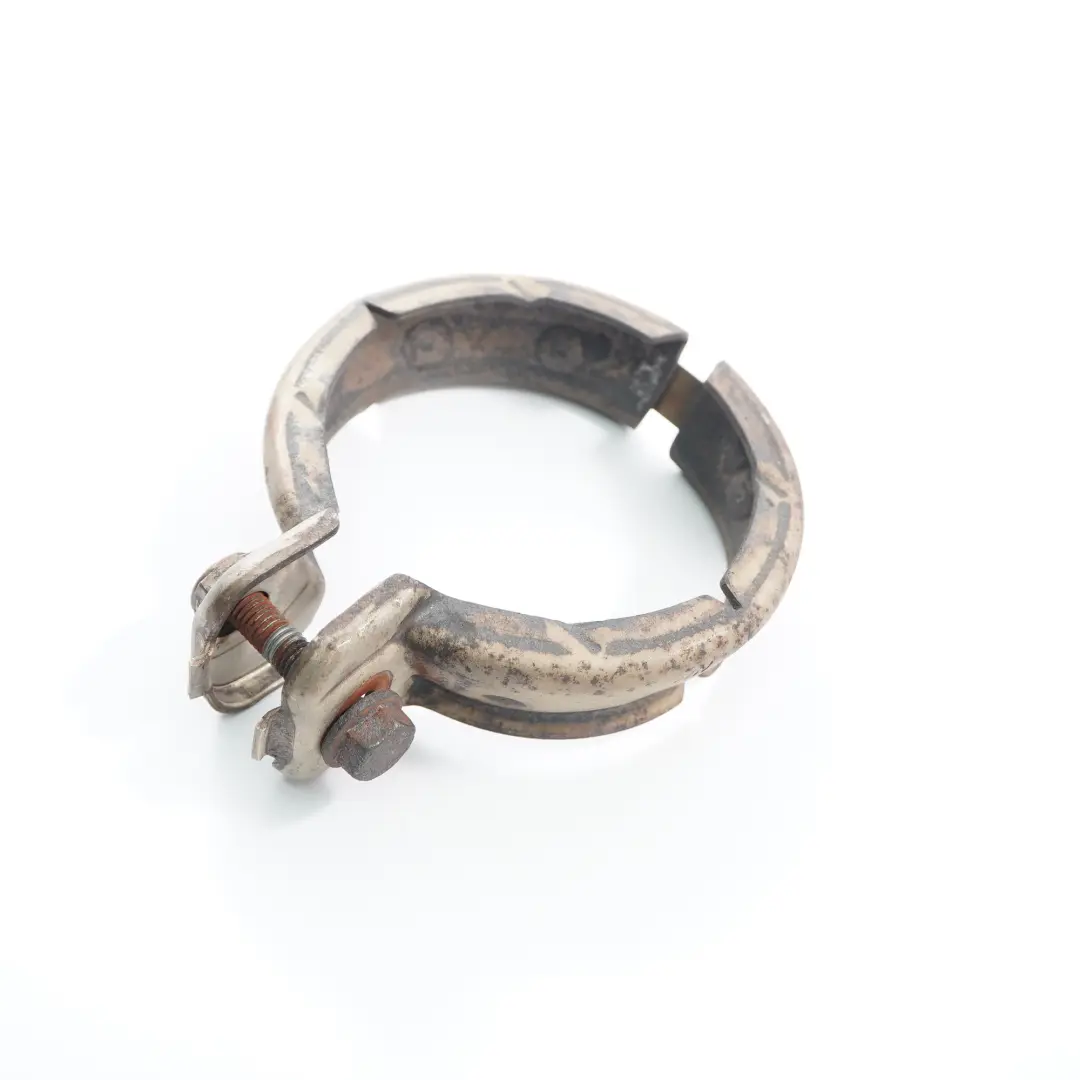 Abrazadera De Escape Mercedes W204 W212 Soporte Conector Tubo Clip para con número de pieza A0009958902 Abrazadera De Escape Mercedes W204 W212 Soporte Conector Tubo Clip - SKU A0009958902 - Número de pieza A0009958902