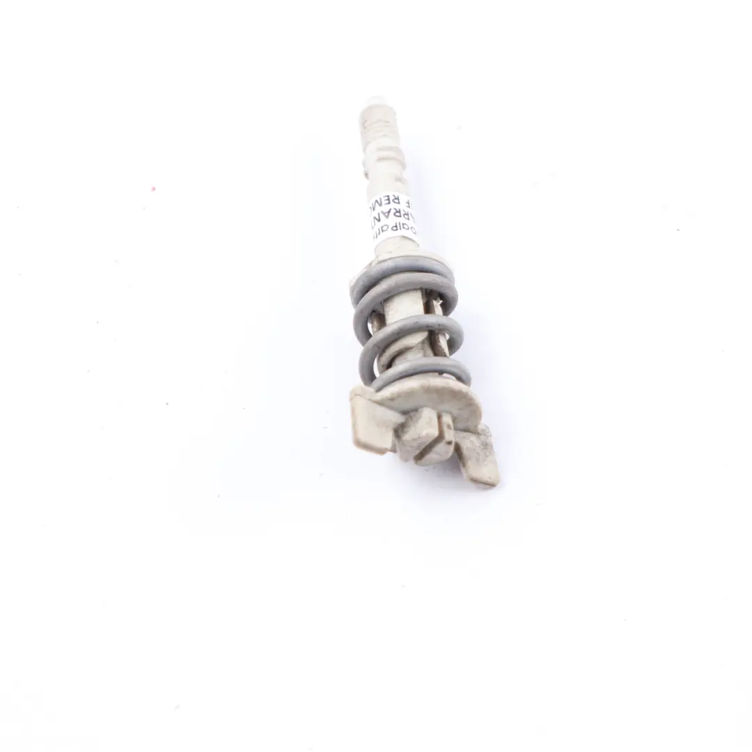 Uchwyt Zamka Lampy Tylnej Lewy Prawy do Mercedes W176 o numerze A0009982095 Mercedes W176 Uchwyt Zamka Lampy Tylnej Lewy Prawy - SKU A0009982095 - Numer Części A0009982095