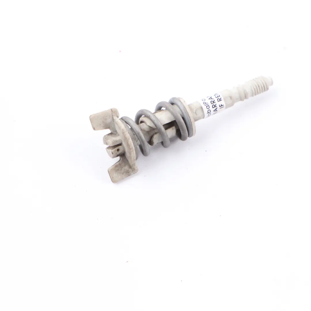 Uchwyt Zamka Lampy Tylnej Lewy Prawy do Mercedes W176 o numerze A0009982095 Mercedes W176 Uchwyt Zamka Lampy Tylnej Lewy Prawy - SKU A0009982095 - Numer Części A0009982095