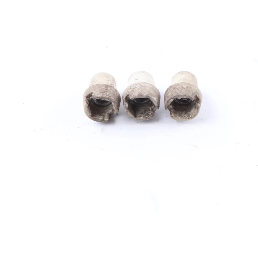 Heckleuchte Halterung Verschluss Links Rechts für Mercedes W176 mit Teilenummer A0009982095 Mercedes W176 Heckleuchte Halterung Verschluss Links Rechts - SKU A0009982095 - Teilenummer A0009982095