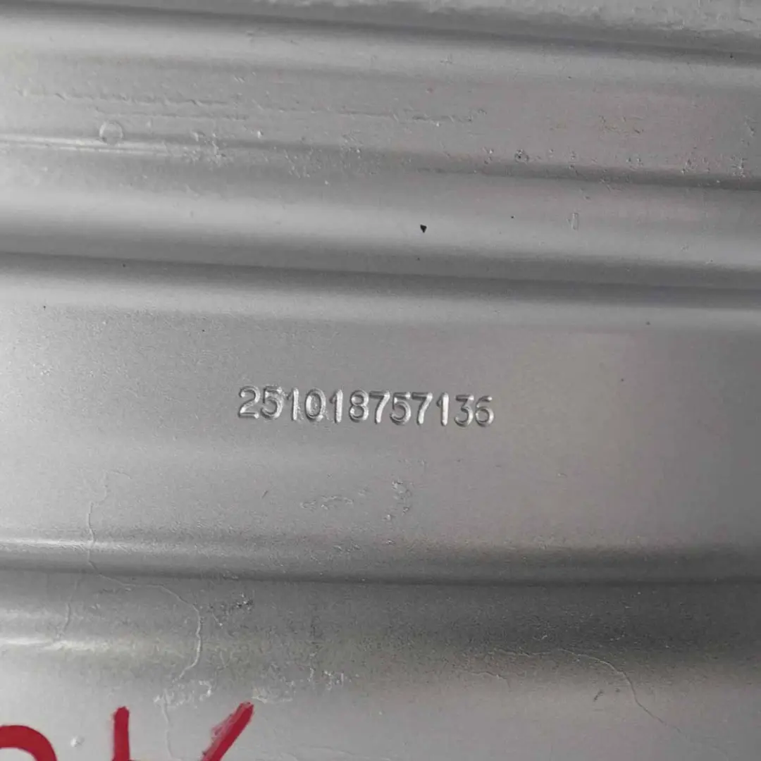 Silberne Stahlfelge 16" 5,5J ET:109,5 für Mercedes Sprinter W906 mit Teilenummer A0014013602 Mercedes Sprinter W906 Silberne Stahlfelge 16" 5,5J ET:109,5 - SKU A0014013602 - Teilenummer A0014013602