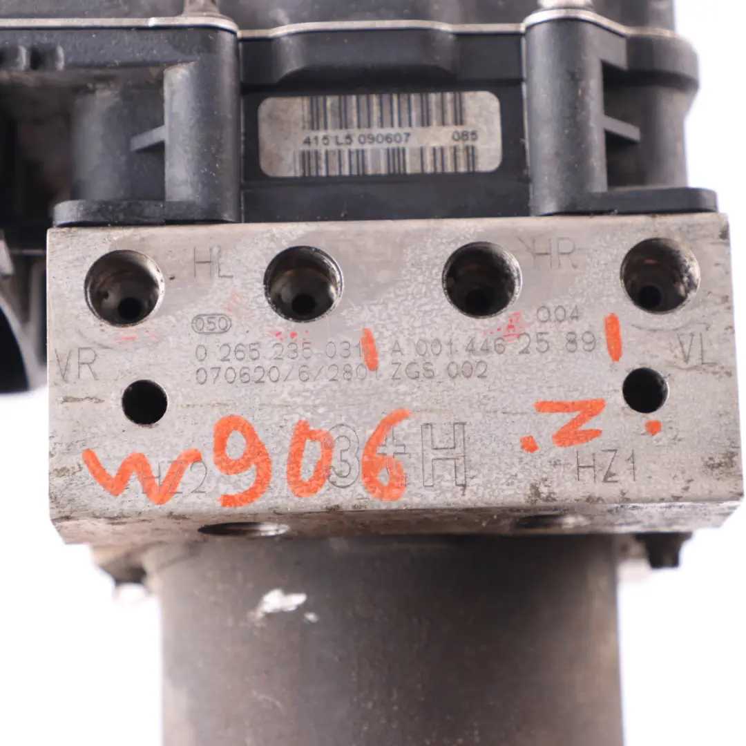 Pompe frein ABS ESP Unité frein hydraulique pour Mercedes Sprinter W906 à propos du numéro de pièce A0014462589 Mercedes Sprinter W906 Pompe frein ABS ESP Unité frein hydraulique - SKU A0014462589 - Numéro de pièce A0014462589