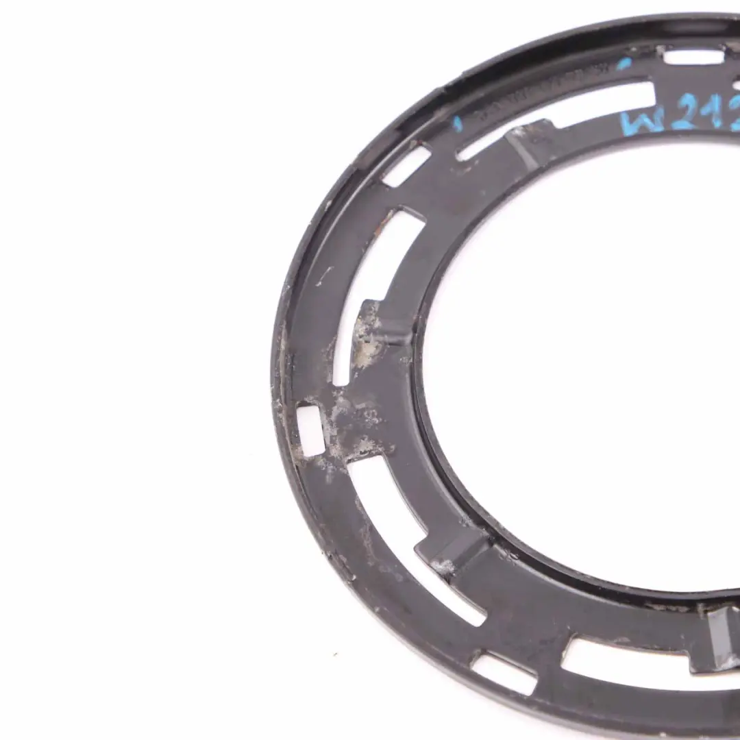W207 W212 Kraftstofftank Pumpe Innenraum Abdeckung für Mercedes W204 mit Teilenummer A0014710930 Mercedes W204 W207 W212 Kraftstofftank Pumpe Innenraum Abdeckung - SKU A0014710930 - Teilenummer A0014710930