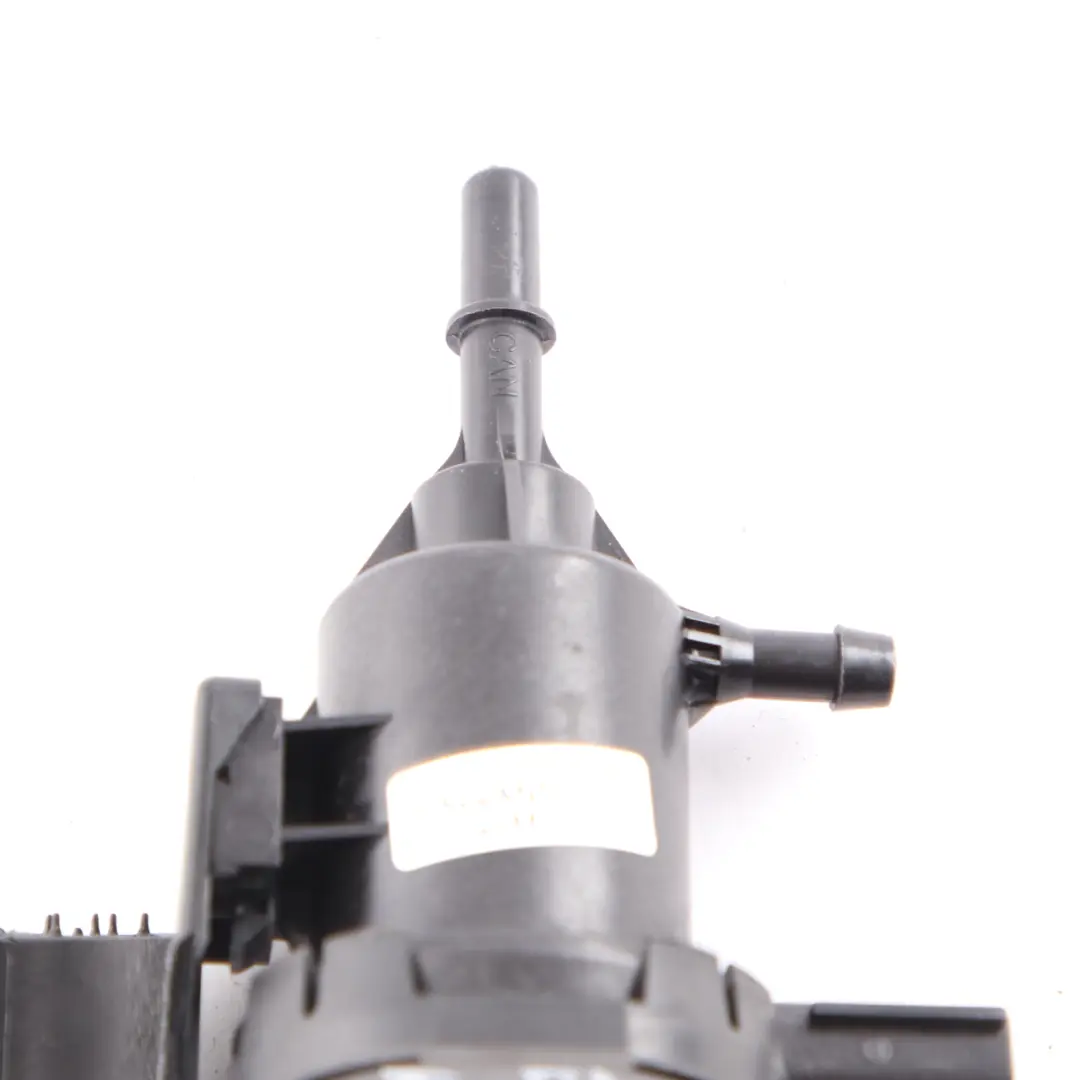 Unterdruckmagnetventil Druckwandler AMG für Mercedes W204 W212 mit Teilenummer A0014760532 Mercedes W204 W212 Unterdruckmagnetventil Druckwandler AMG - SKU A0014760532 - Teilenummer A0014760532