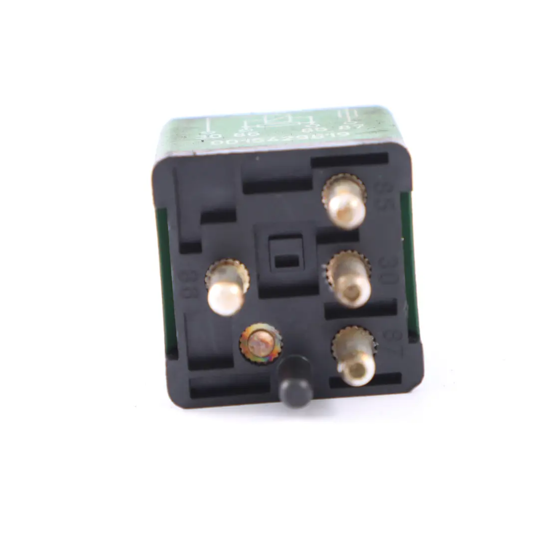 Przekaźnik Zielony 12V 30A A0045450405 do Mercedes R129 W202 o numerze A0015429619 Mercedes R129 W202 Przekaźnik Zielony 12V 30A A0045450405 - SKU A0015429619 - Numer Części A0015429619