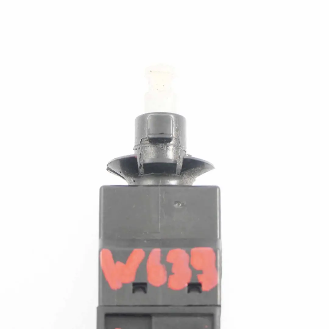 Brake Pedal Switch Stop Reverse Light to Mercedes Vito Viano W639 with Part number A0015459609 Mercedes Vito Viano W639 Brake Pedal Switch Stop Reverse Light - SKU A0015459609 - Part number A0015459609