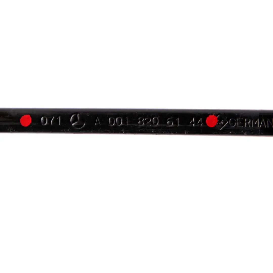 Mercedes-Benz Sprinter W906 Windscreen Front Wiper Arm Right O/S to with Part number A9068200744 Mercedes-Benz Sprinter W906 Windscreen Front Wiper Arm Right O/S - SKU A9068200744 - Part number A9068200744