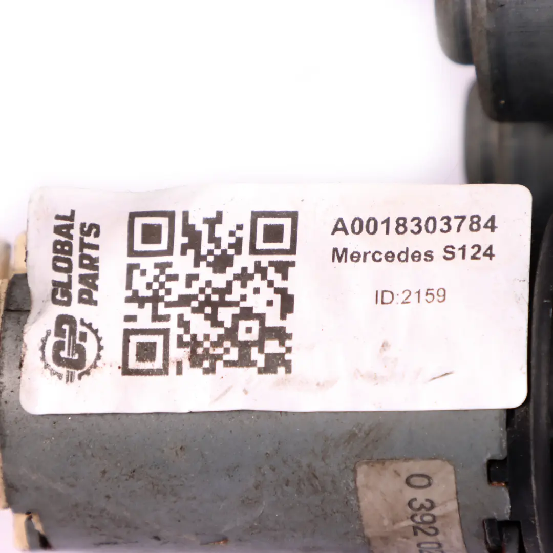  Valve chauffage Mercedes S124 Pompe à eau recirculation Double valve - SKU A0018303784 - Numéro de pièce A0018303784