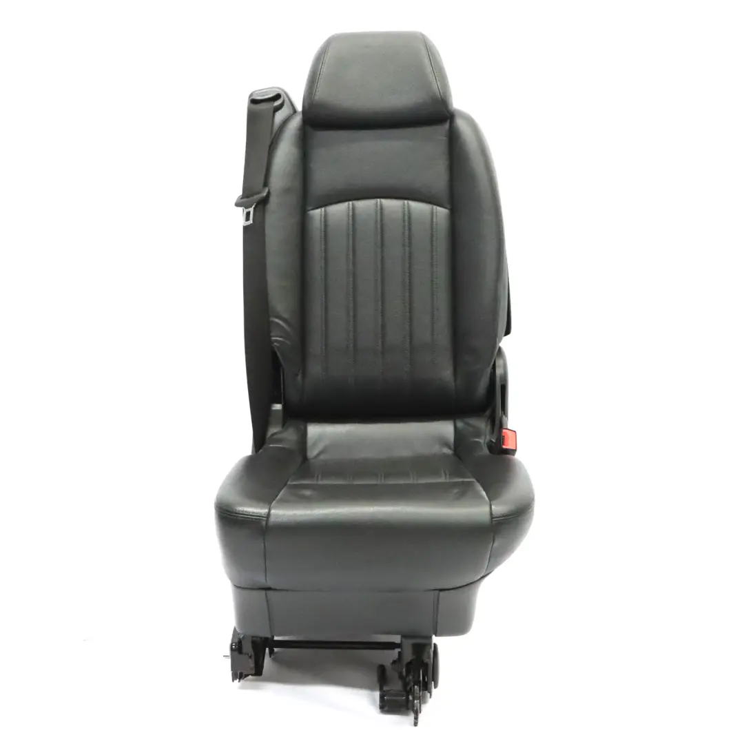 Sièges arrière Banquette trois places partie gauche cuir luxe pour Mercedes W639 à propos du numéro de pièce A0019502031 Mercedes W639 Sièges arrière Banquette trois places partie gauche cuir luxe - SKU A0019502031 - Numéro de pièce A0019502031