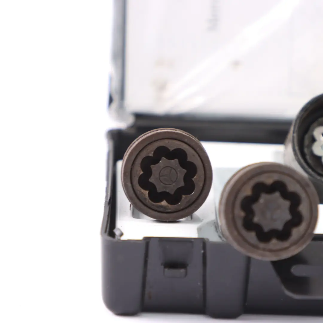 Antirrobo Pernos Mercedes X253 W204 W213 Rueda Seguro Pernos Set para con número de pieza A0019901707 Antirrobo Pernos Mercedes X253 W204 W213 Rueda Seguro Pernos Set - SKU A0019901707 - Número de pieza A0019901707