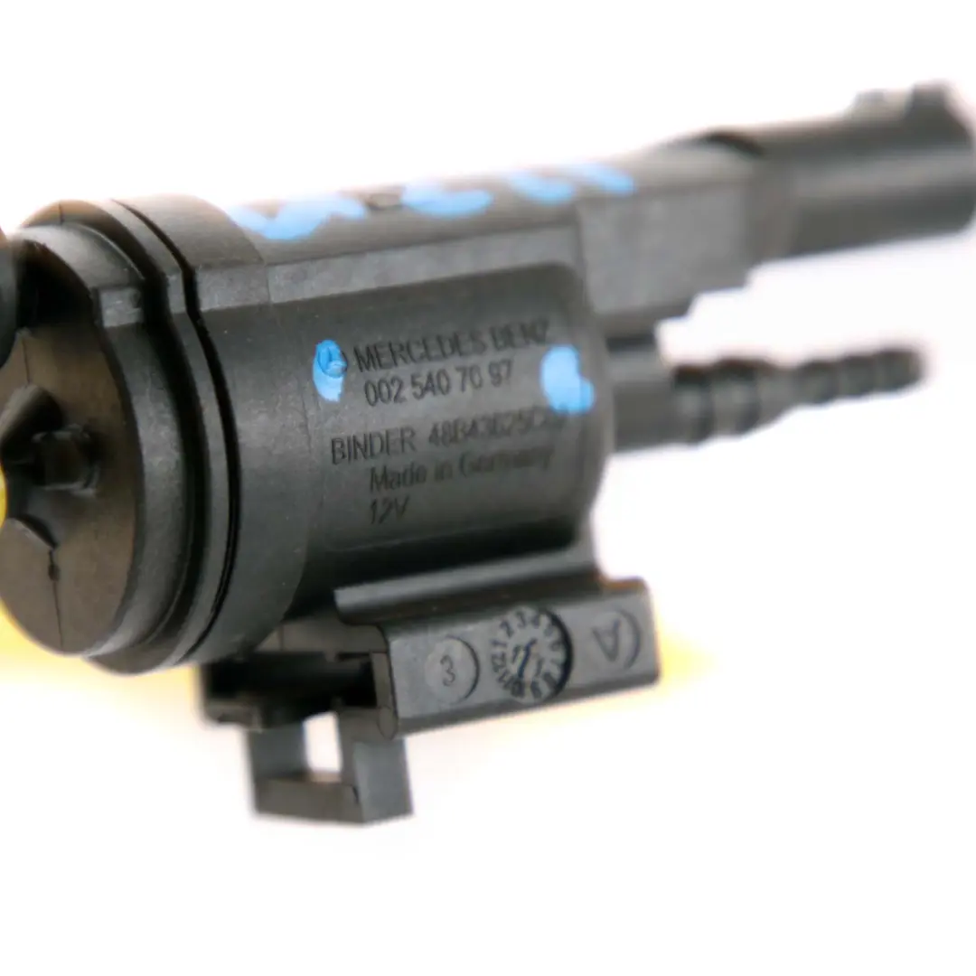 Mercedes-Benz S-Class W221 Air Pump Valve Pressure Sensor to with Part number A0025407097 Mercedes-Benz S-Class W221 Air Pump Valve Pressure Sensor - SKU A0025407097 - Part number A0025407097