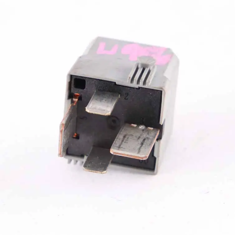 4-Pin Grey Hella 12V to Relay Mercedes W203 W204 W212 W639 W906 with Part number A0025422619 Relay Mercedes W203 W204 W212 W639 W906 4-Pin Grey Hella 12V - SKU A0025422619-1 - Part number A0025422619