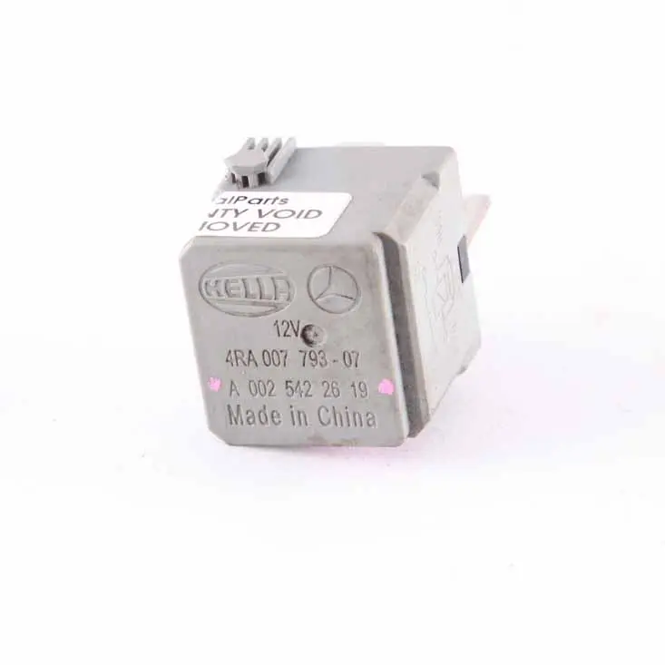Relais Mercedes W203 W204 W212 W639 W906 4-Pin Gris Hella 12V pour à propos du numéro de pièce A0025422619 Relais Mercedes W203 W204 W212 W639 W906 4-Pin Gris Hella 12V - SKU A0025422619-1 - Numéro de pièce A0025422619