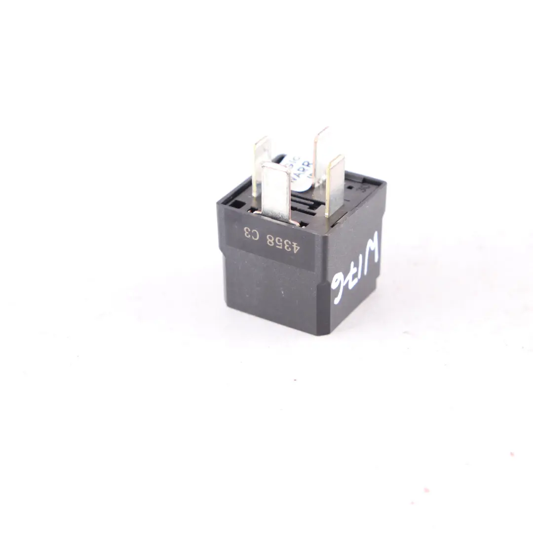  Relé Mercedes W176 W246 4 polos Negro Hella 12V - SKU A0025428019 - Número de pieza A0025428019