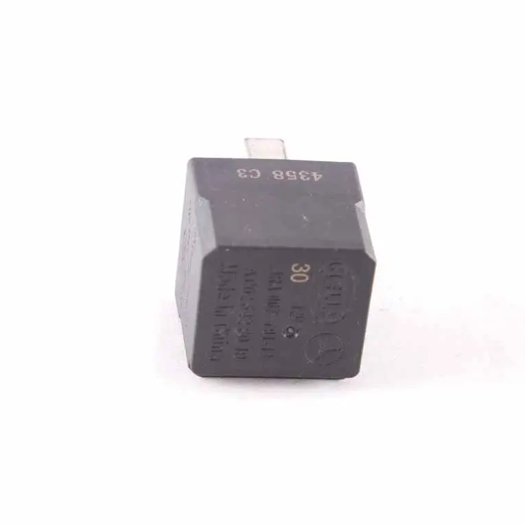  Relais Mercedes W176 W246 4-Pin Noir Hella 12V - SKU A0025428019 - Numéro de pièce A0025428019
