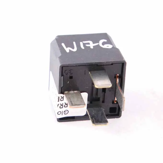 Relè Mercedes W176 W246 4 poli nero Hella 12V per con numero di parte A0025428019 Relè Mercedes W176 W246 4 poli nero Hella 12V - SKU A0025428019 - Numero di parte A0025428019