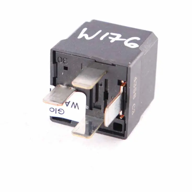 Relais Mercedes W176 W246 4-Pin Noir Hella 12V pour à propos du numéro de pièce A0025428019 Relais Mercedes W176 W246 4-Pin Noir Hella 12V - SKU A0025428019 - Numéro de pièce A0025428019