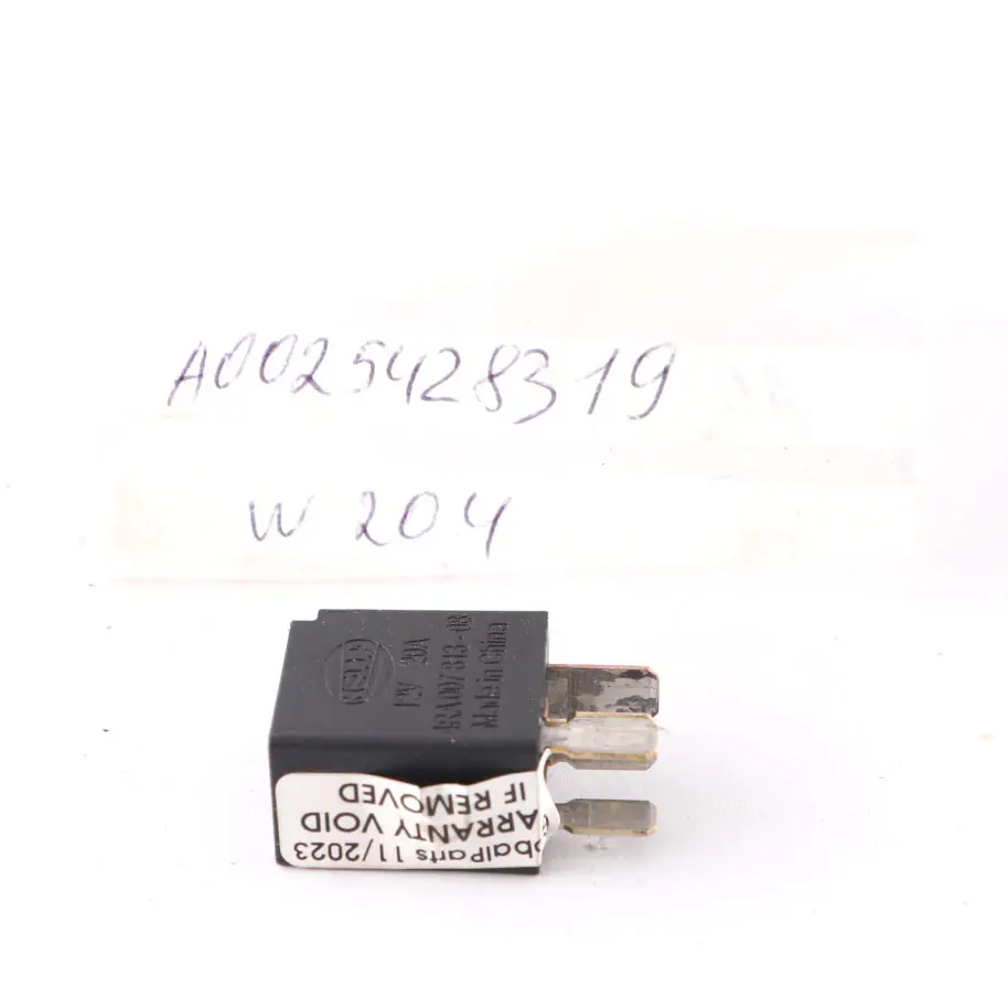 Mercedes W176 W204 C207 W212 C218 W246 Relé 4-Pin Negro Hella 12V - SKU A0025428319 - Número de pieza A0025428319
