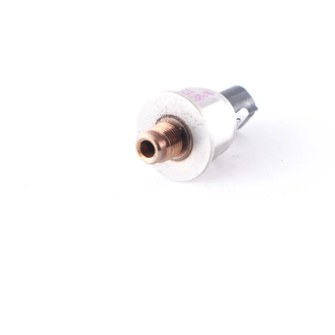 Pressure Sensor Mercedes ML W164 R171 W203 W209 Brake Servo Sensor to with Part number A0025428418 Pressure Sensor Mercedes ML W164 R171 W203 W209 Brake Servo Sensor - SKU A0025428418 - Part number A0025428418