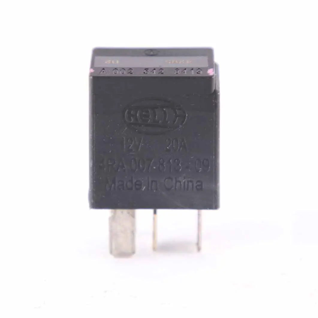 Relé Mercedes W176 W246 4 polos Negro Hella 12V para con número de pieza A0025428419 Relé Mercedes W176 W246 4 polos Negro Hella 12V - SKU A0025428419 - Número de pieza A0025428419