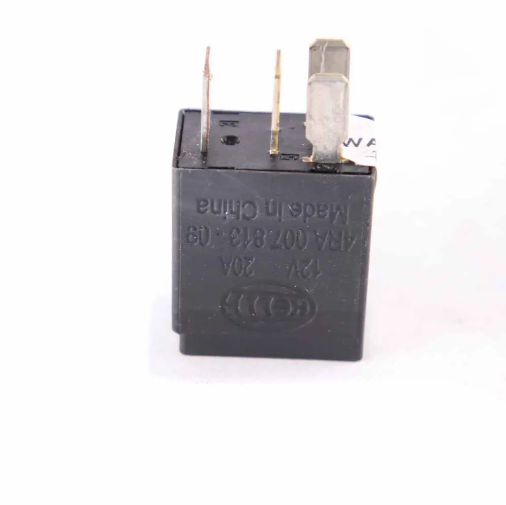 Przekaźnik Hella 12V do Mercedes W176 o numerze A0025428419 Mercedes W176 Przekaźnik Hella 12V - SKU A0025428419 - Numer Części A0025428419