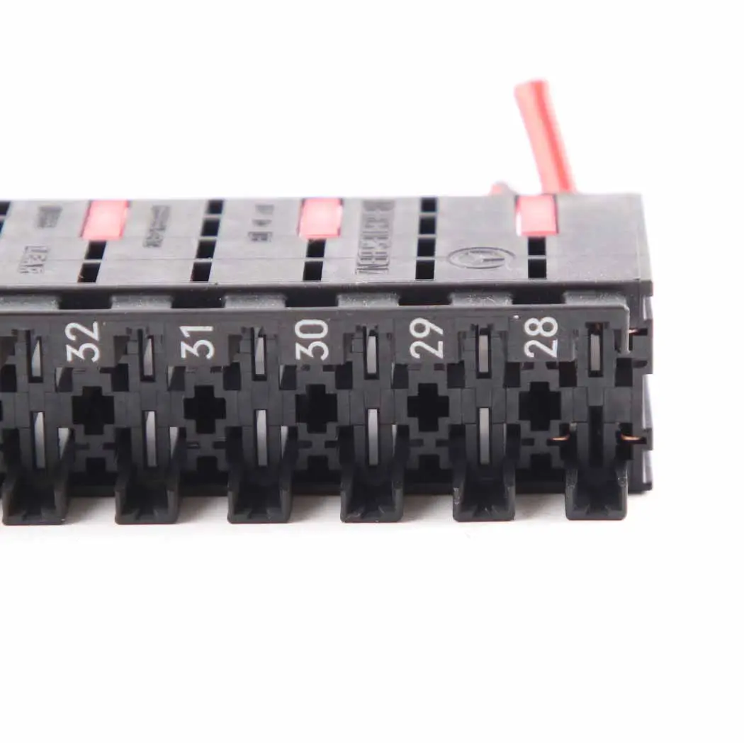Mercedes W169 W245 W906 Caja de fusibles - SKU A0025451201 - Número de pieza A0025451201