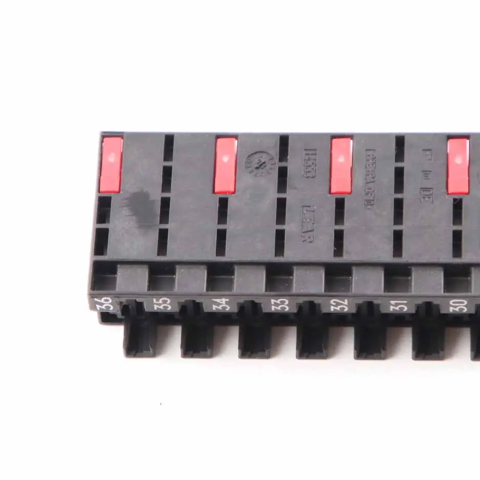 Mercedes W169 W245 W906 Caja de fusibles - SKU A0025451201 - Número de pieza A0025451201