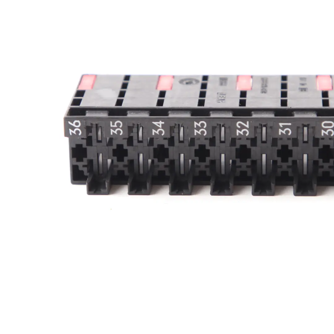 Mercedes W169 W245 W906 Caja de fusibles - SKU A0025451201 - Número de pieza A0025451201