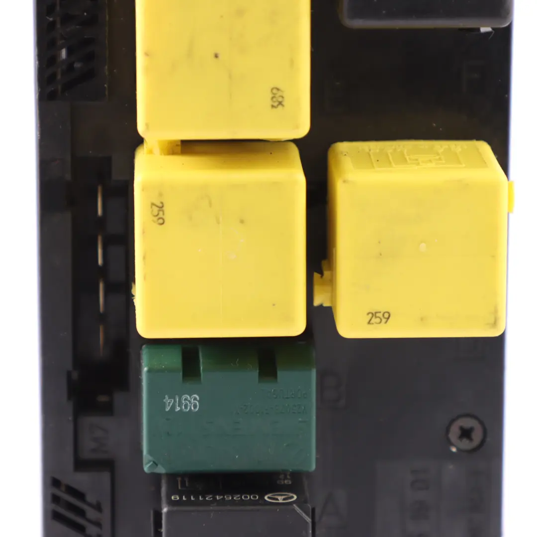 Sicherungs kasten Sam Modul Steuergerät für Mercedes W210 mit Teilenummer A0025451901 Mercedes W210 Sicherungs kasten Sam Modul Steuergerät - SKU A0025451901 - Teilenummer A0025451901