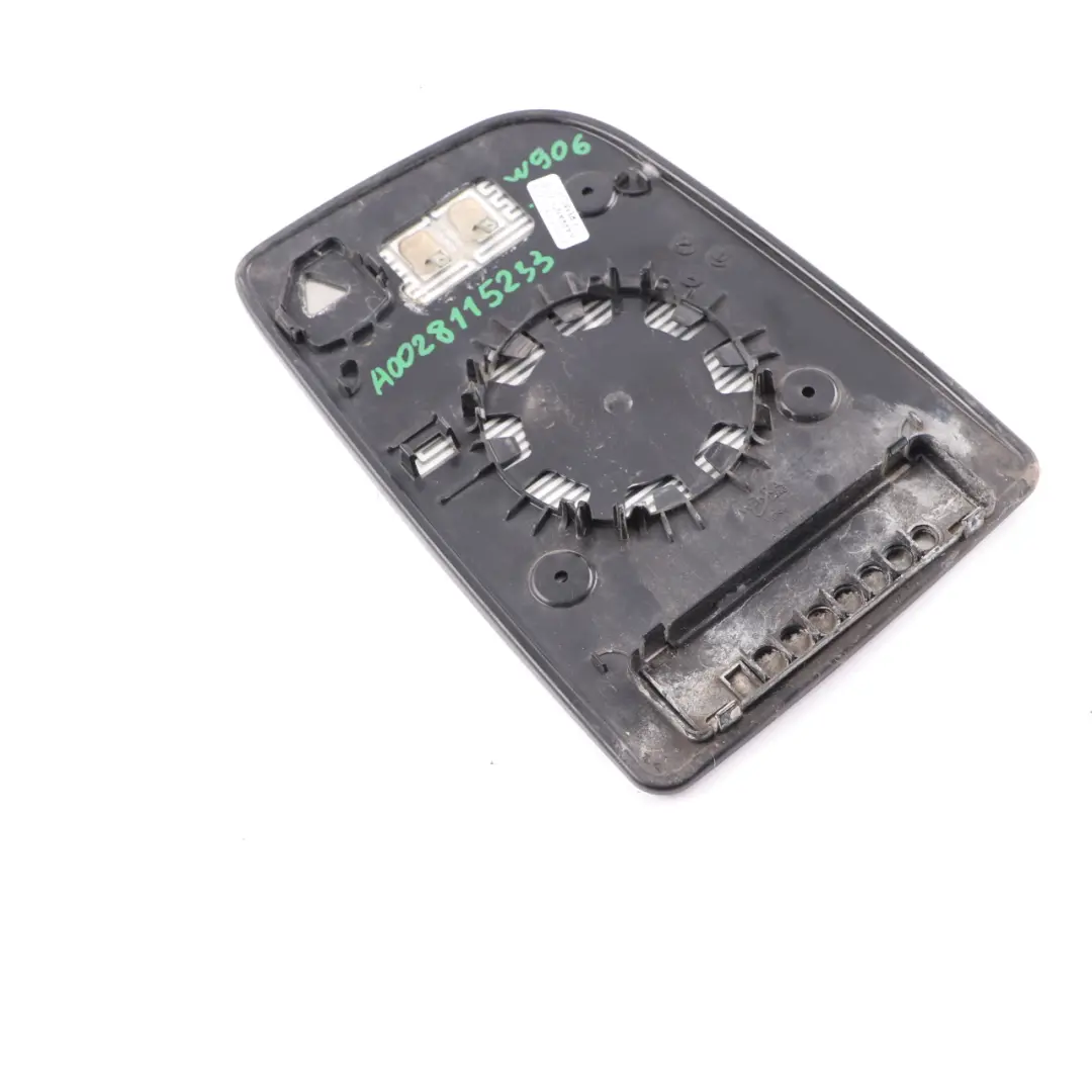 Specchio retrovisore superiore vetro riscaldato porta sinistra per Mercedes W906 con numero di parte A0028115233 Mercedes W906 Specchio retrovisore superiore vetro riscaldato porta sinistra - SKU A0028115233 - Numero di parte A0028115233