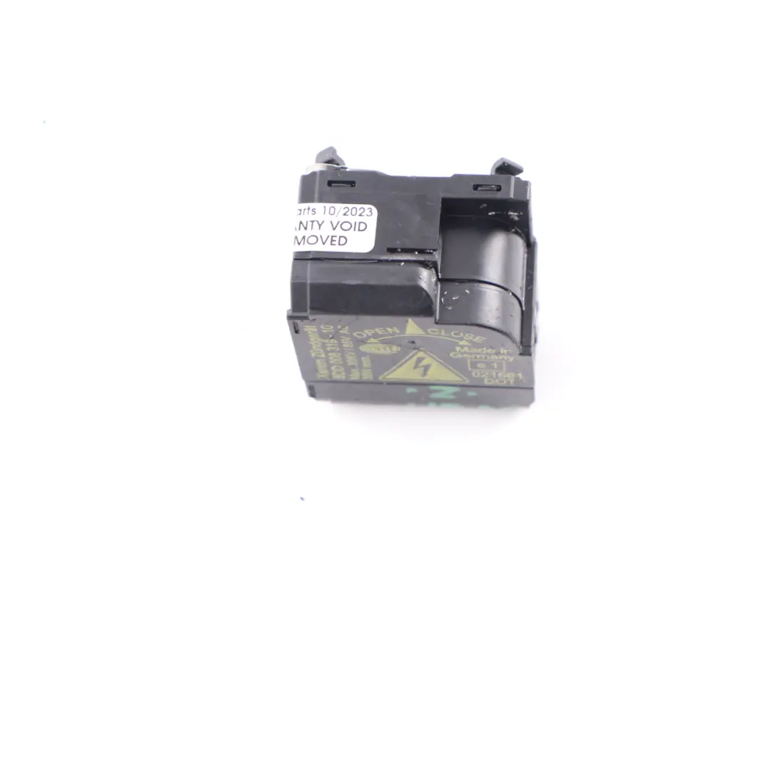 Mercedes SLK R171 W211 CLS C219 W164 Ignition Xenon Lamp Bulb Holder - SKU A0028202526 - Part number A0028202526