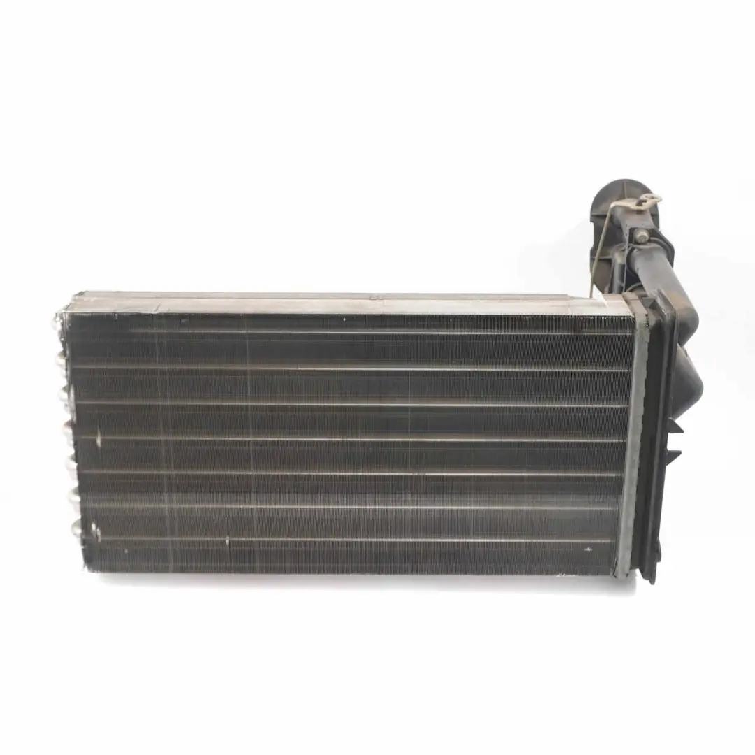 W901 W903 Scambiatore di calore Radiatore Matrix per Mercedes con numero di parte A0028358901 Mercedes W901 W903 Scambiatore di calore Radiatore Matrix - SKU A0028358901 - Numero di parte A0028358901