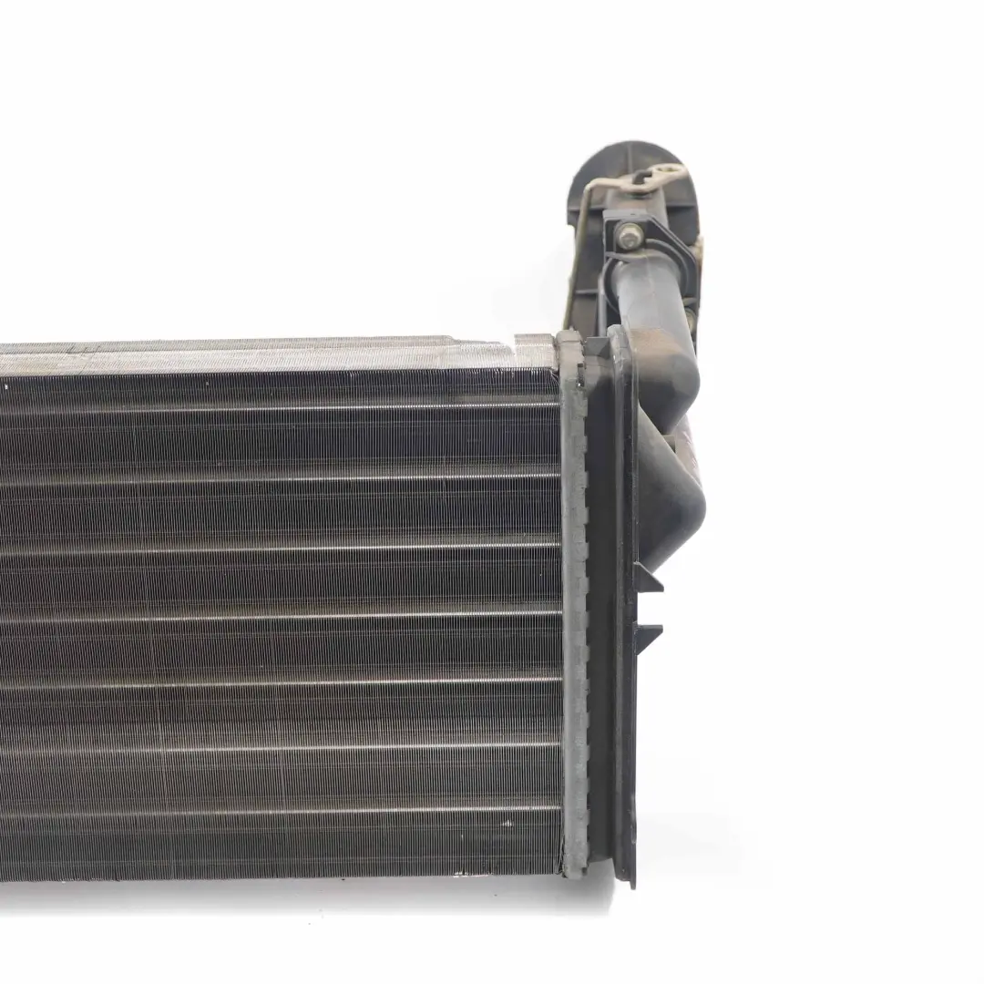 W901 W903 Scambiatore di calore Radiatore Matrix per Mercedes con numero di parte A0028358901 Mercedes W901 W903 Scambiatore di calore Radiatore Matrix - SKU A0028358901 - Numero di parte A0028358901