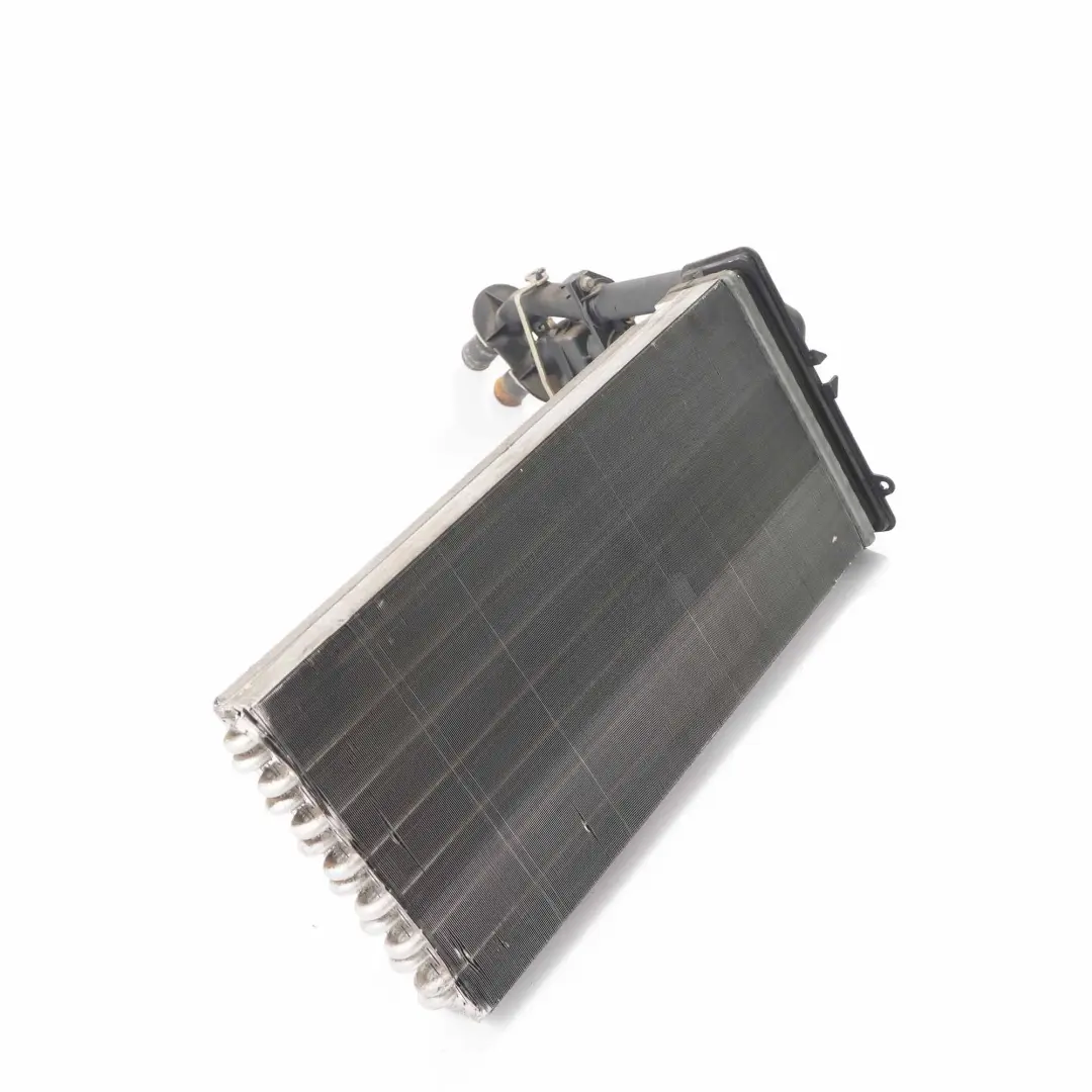 W901 W903 Scambiatore di calore Radiatore Matrix per Mercedes con numero di parte A0028358901 Mercedes W901 W903 Scambiatore di calore Radiatore Matrix - SKU A0028358901 - Numero di parte A0028358901