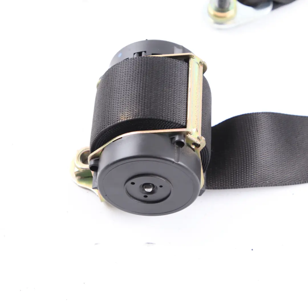 W901 W903 Ceinture de Sécurité Saloon Avant Gauche Noir pour Mercedes à propos du numéro de pièce A0028607685 Mercedes W901 W903 Ceinture de Sécurité Saloon Avant Gauche Noir - SKU A0028607685 - Numéro de pièce A0028607685