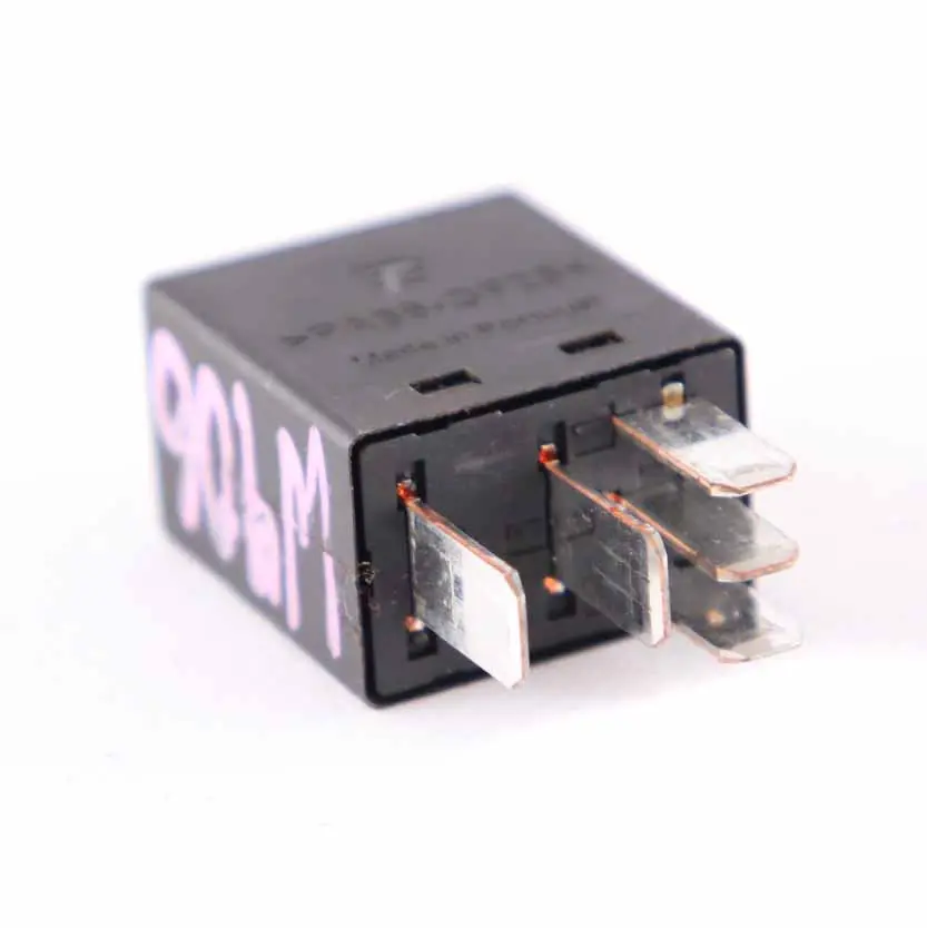 5-Pin Black 12A to Relay Mercedes W639 W906 with Part number A0035420219 Relay Mercedes W639 W906 5-Pin Black 12A - SKU A0035420219 - Part number A0035420219