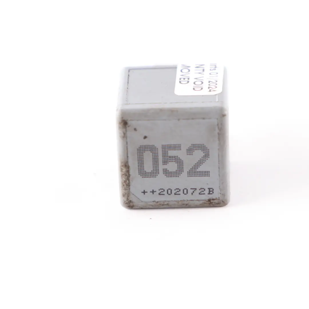 Mercedes W177 Relé 052 Caja de fusibles del motor Relé Ranura B D E 70A Tyco - SKU A0035421619 - Número de pieza A0035421619