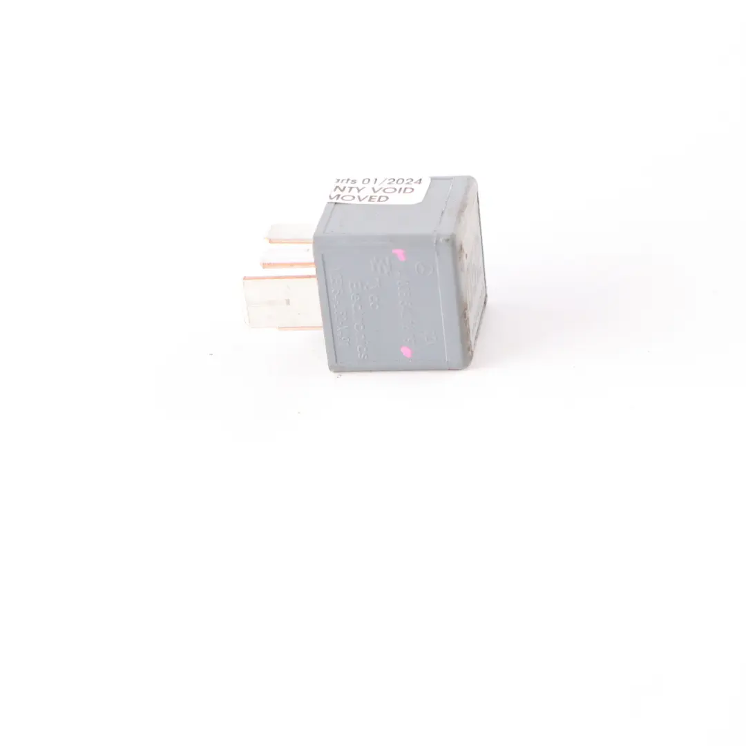 Mercedes W177 Relay 052 Motore Scatola Fusibili Relay Slot B D E 70A Tyco - SKU A0035421619 - Numero di parte A0035421619