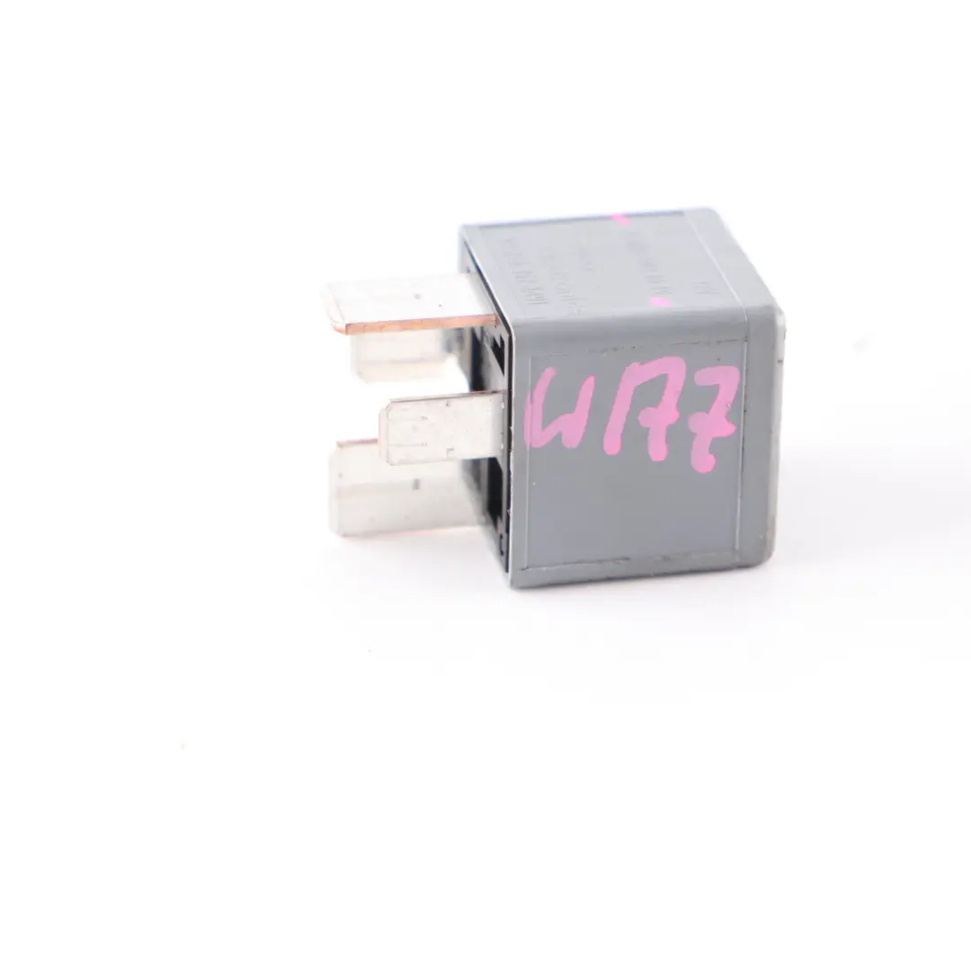 052 Motore Scatola Fusibili Relay Slot B D E 70A Tyco per Mercedes W177 Relay con numero di parte A0035421619 Mercedes W177 Relay 052 Motore Scatola Fusibili Relay Slot B D E 70A Tyco - SKU A0035421619 - Numero di parte A0035421619