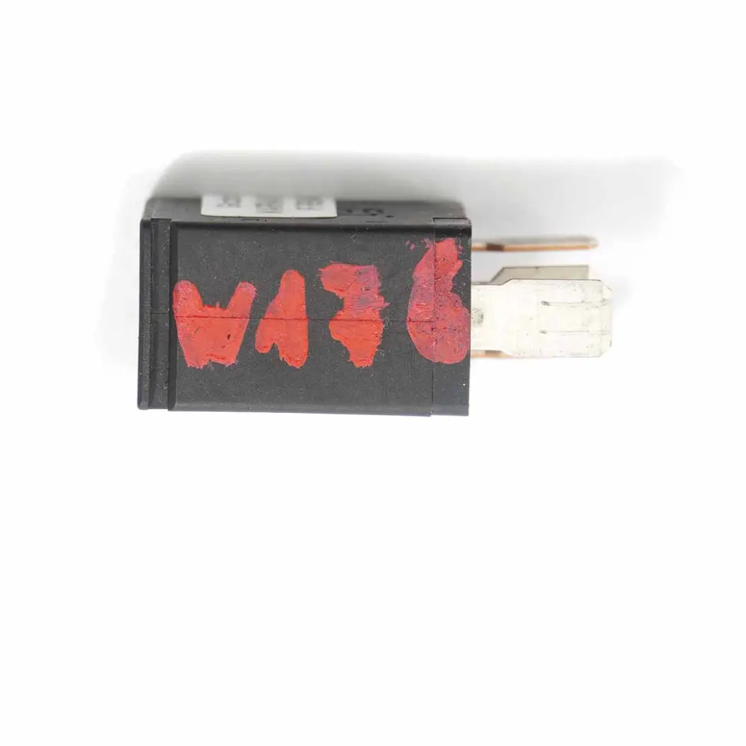 Control Mercedes W176 W246 Module 4 Pin 12V 20A to Power Relay with Part number A0035423019 Power Relay Control Mercedes W176 W246 Module 4 Pin 12V 20A - SKU A0035423019 - Part number A0035423019